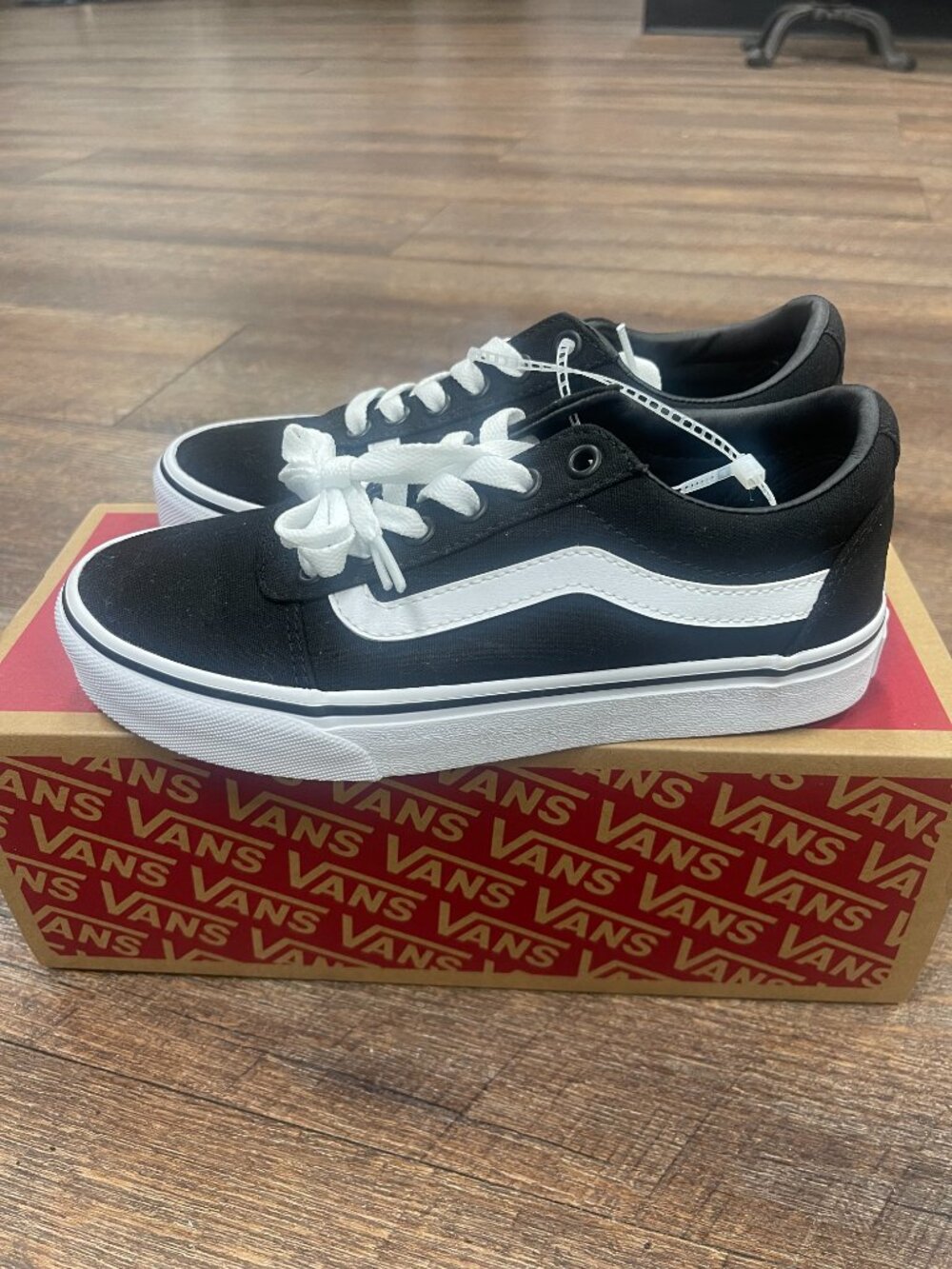 Vans Ward Low Sneakers Women's Size 6 New Without Tags - Picture 2 of 7